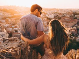 de ce un cuplu fericit nu pune poze pe facebook