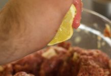 CARNE MARINATA CU LAMAIE